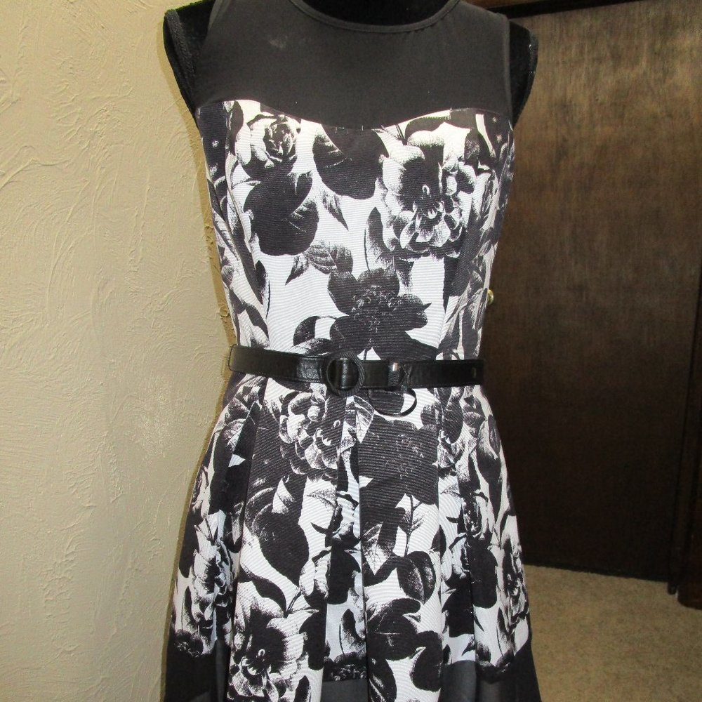 WHITE HOUSE BLACK MARKET WOMEN'S DRESS